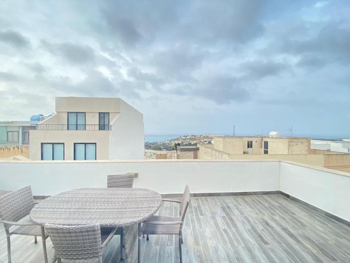 Penthouse "Maltese Scent" Apartment Mellieha Luaran gambar